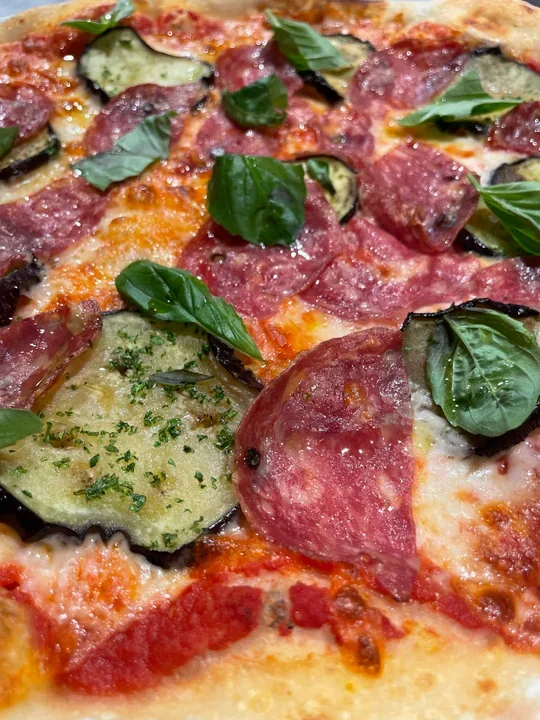 Hero archive view of Pizza del Sud plated at Davanti