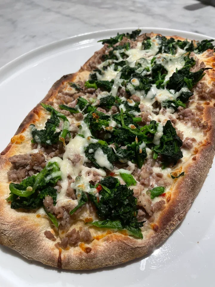 Archive view of Pinsa Romana alla Carrettiera plated at Davanti