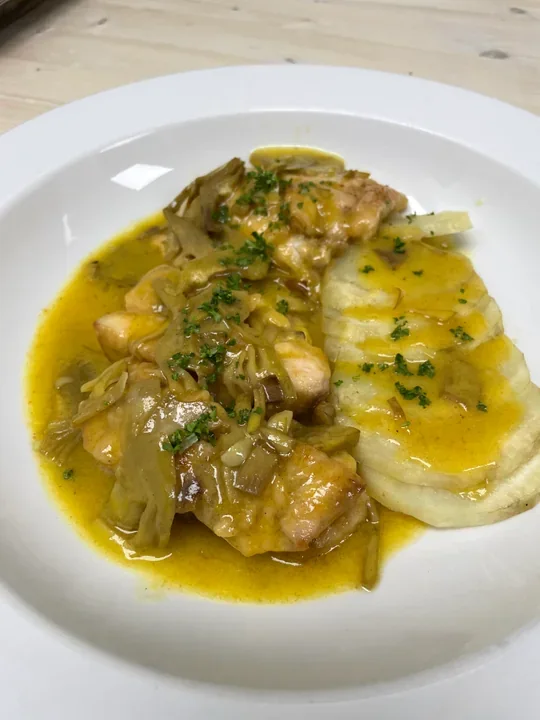 Hero archive view of Red Snapper in Salsa di Carciofi plated at Davanti