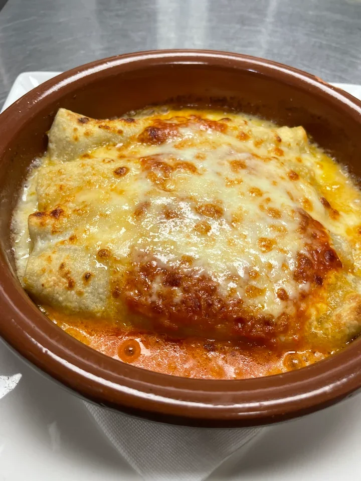 Archive view of Cannelloni alla Bolognese plated at Davanti