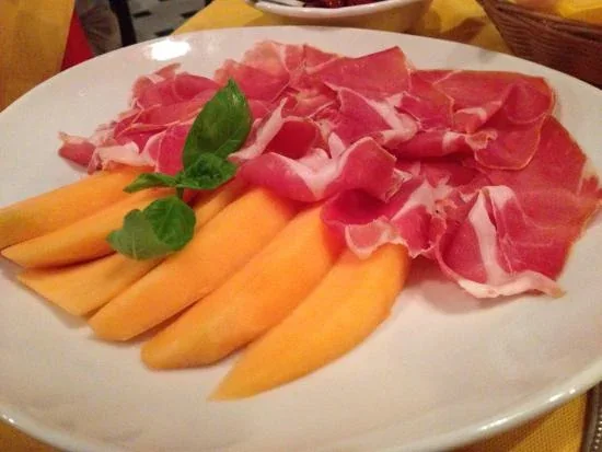 Archive view of 30 Months Parma Prosciutto and Cantaloupe plated at Davanti