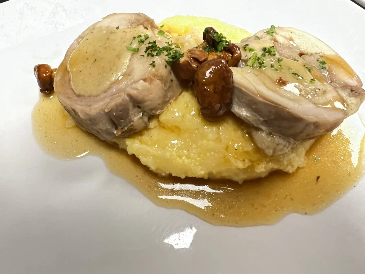 Archive view of Coniglio Disossato alla Bresciana plated at Davanti