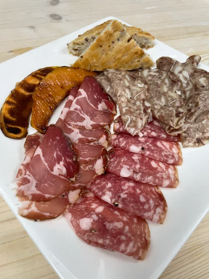 Archive view of Antipasto di Salumi alla Mantovana with cantaloupe and capocollo