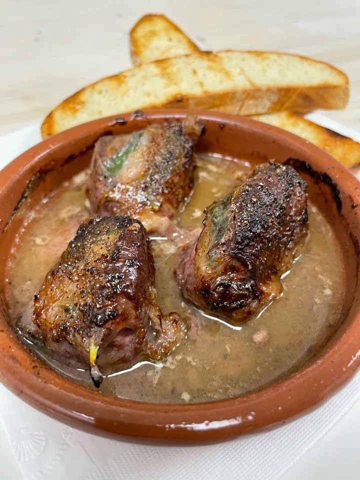 Archive view of Fegatelli All’aretina plated at Davanti