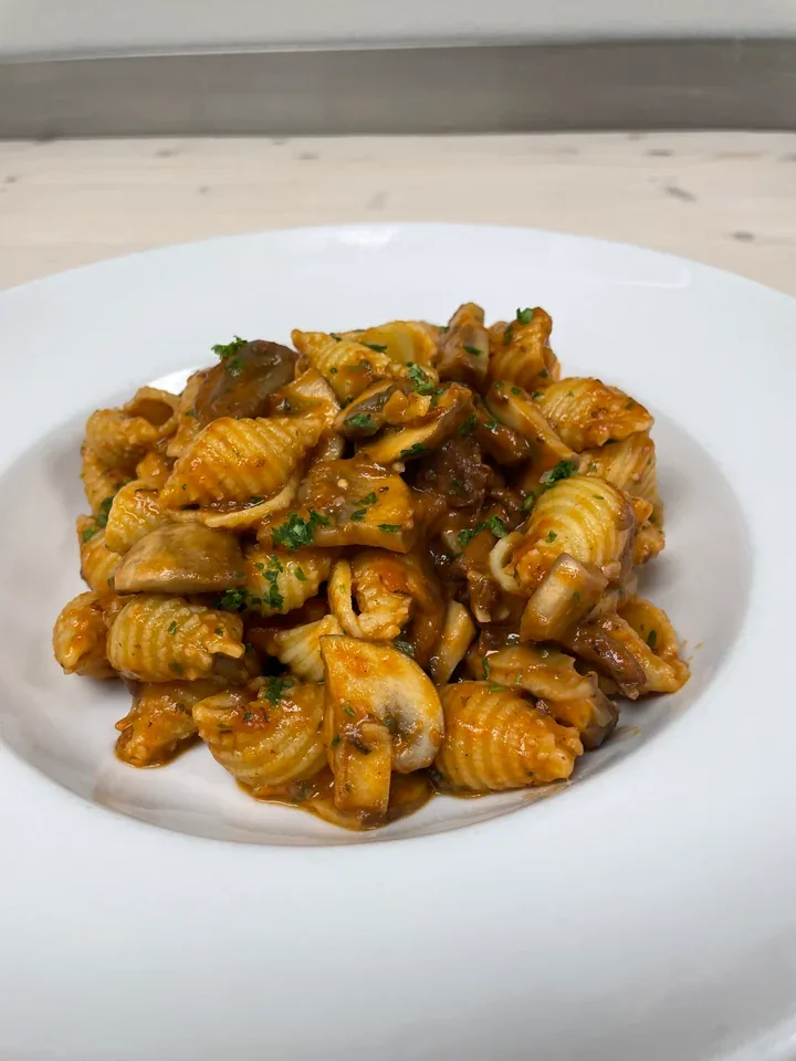 Archive view of Conchiglie con Salsa di Funghi Misti plated at Davanti