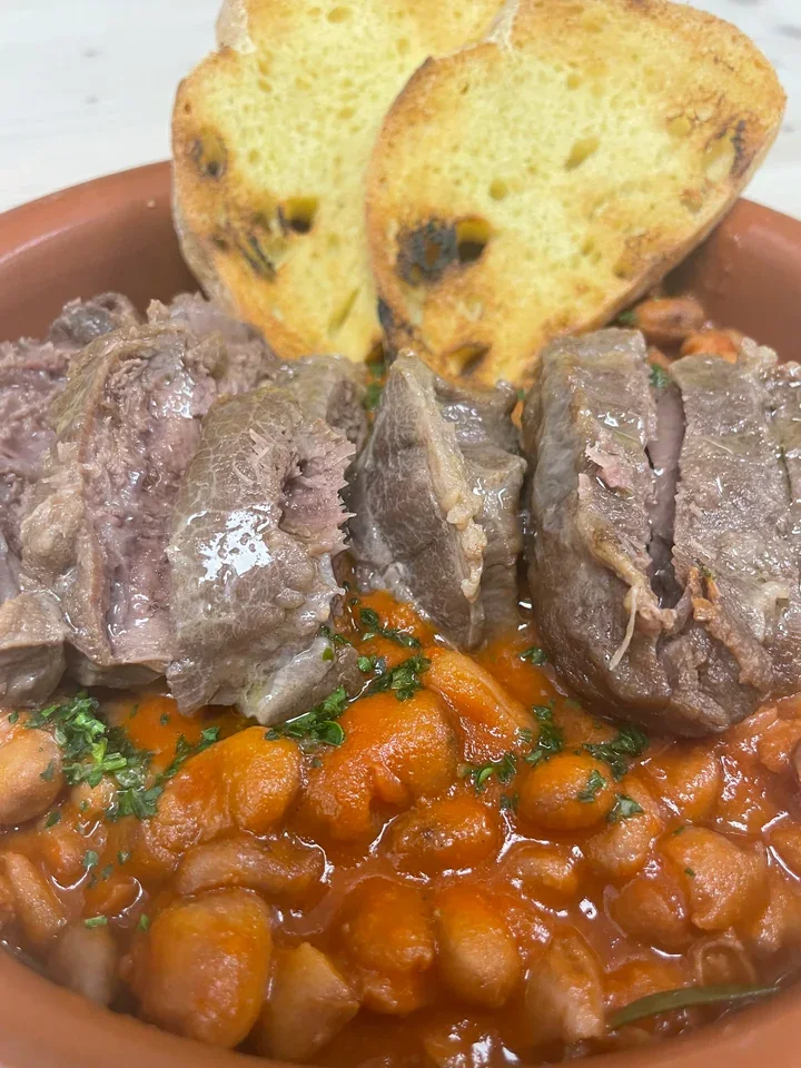Archive view of Guancia di Vitello alla Toscana plated at Davanti