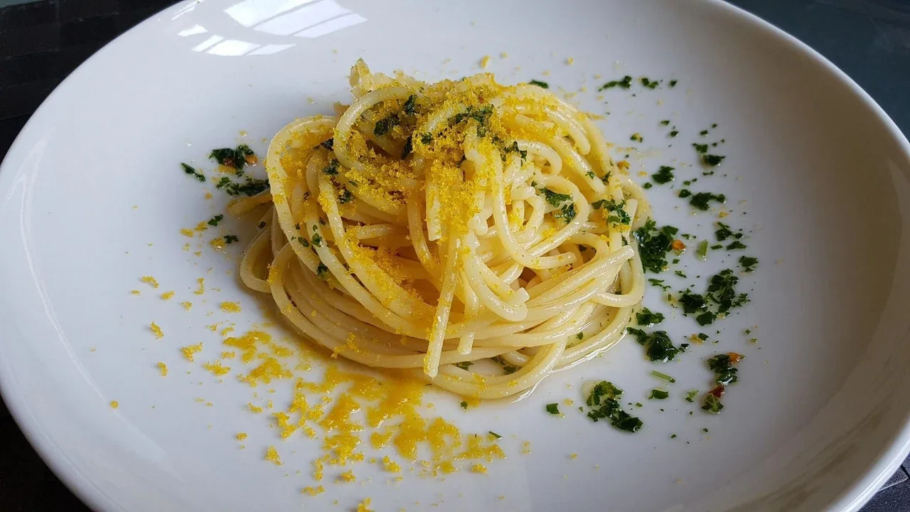 Archive view of Spaghetti con Colatura di Alici e Bottarga plated at Davanti