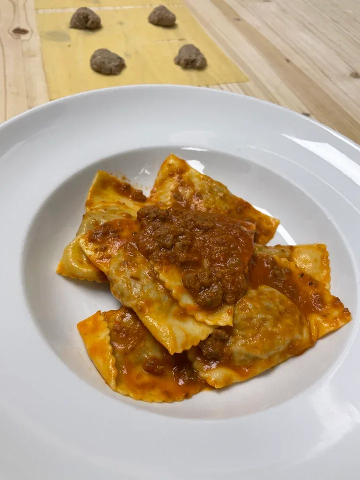 Archive view of Tordelli Lucchesi plated at Davanti