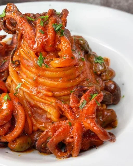 Archive view of Linguine con Polpo alla Tarantina plated at Davanti