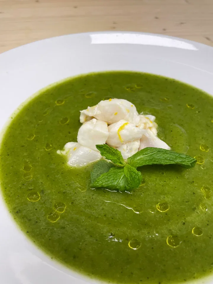 Archive view of Crema di Zucchine e Menta con Halibut Marinato agli Agrumi plated at Davanti