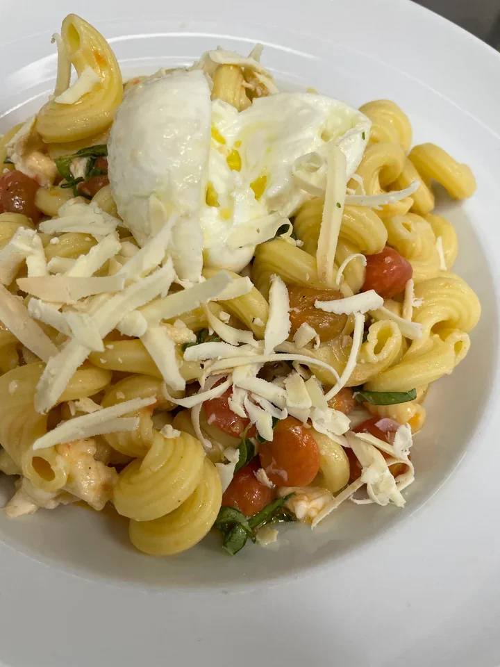 Archive view of Cavatappi alla Crudaiola Barese plated at Davanti