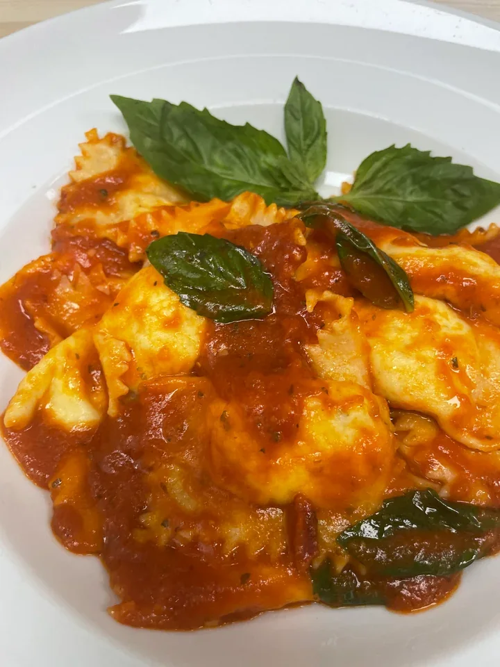 Archive view of Ravioli Capresi plated at Davanti