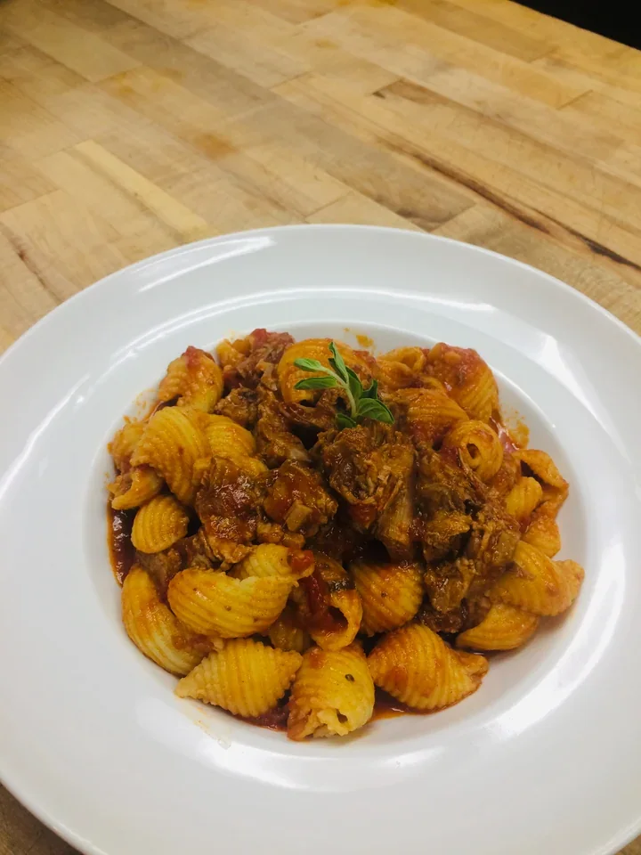 Archive view of Conchiglie alla Vaccinara plated at Davanti