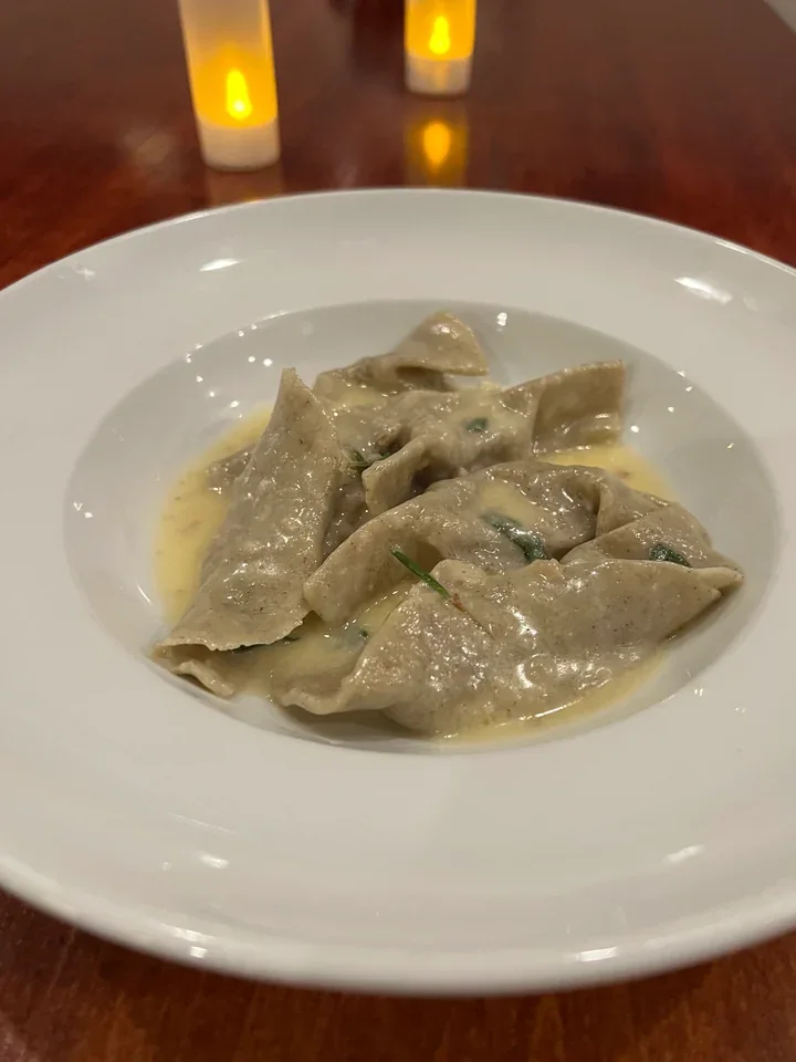 Archive view of Bertu’ di San Lorenzo plated at Davanti