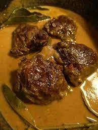 Archive view of Guancia di Vitello ai Funghi Cantarelli plated at Davanti