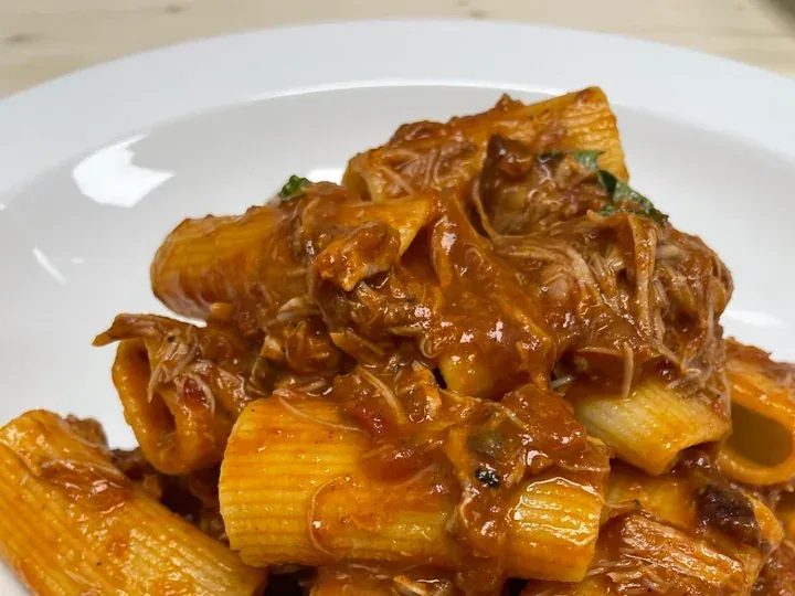 Paccheri coated in slow-cooked rib ragù at Davanti
